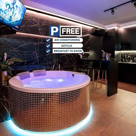 Jacuzzi Glass-House Central Station คราคูฟ ภายนอก รูปภาพ