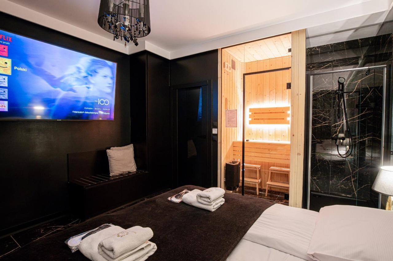 Jacuzzi Glass-House Central Station คราคูฟ ภายนอก รูปภาพ