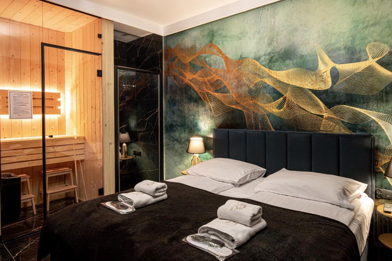 Jacuzzi Glass-House Central Station คราคูฟ ภายนอก รูปภาพ