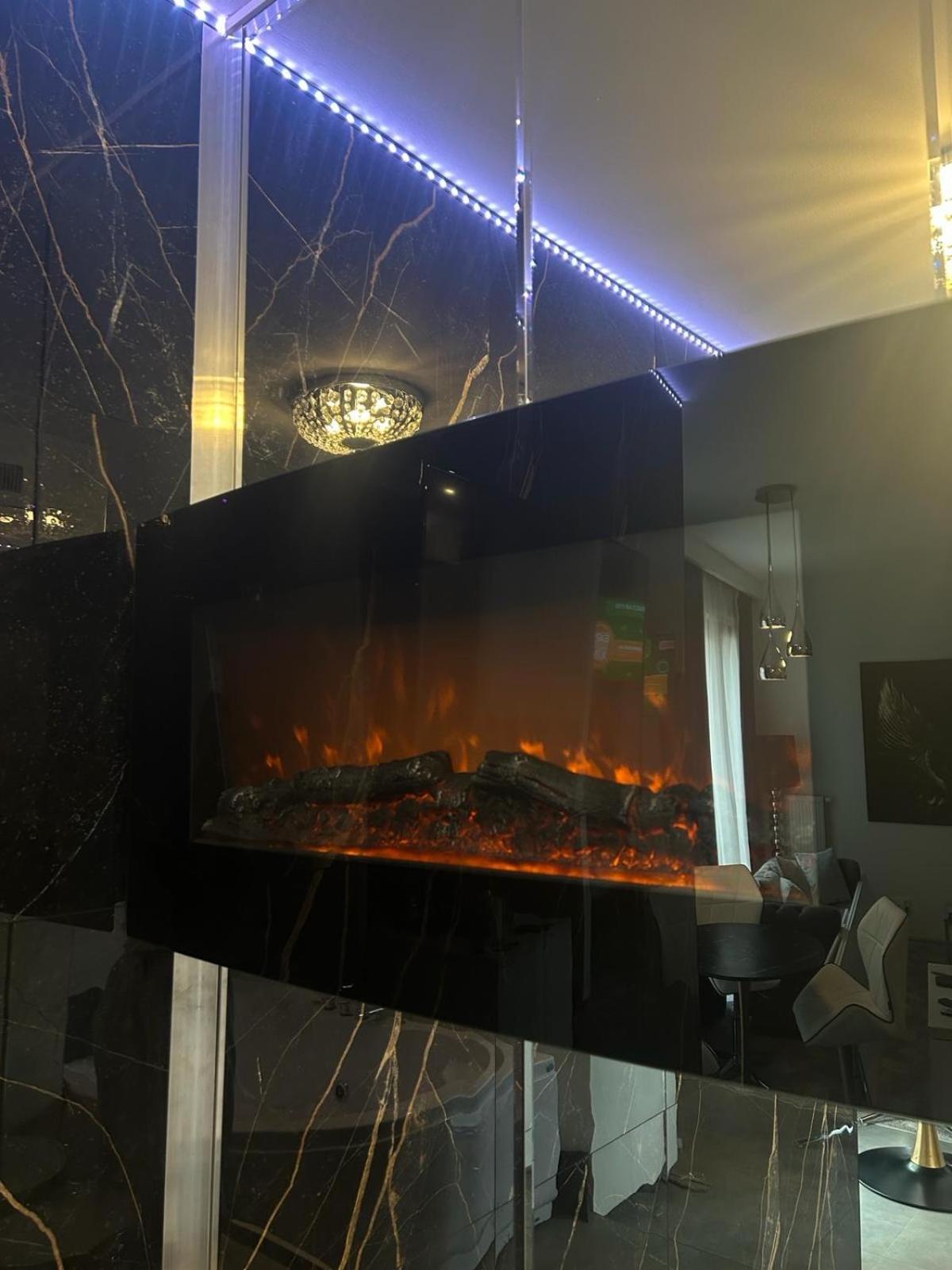 Jacuzzi Glass-House Central Station คราคูฟ ภายนอก รูปภาพ